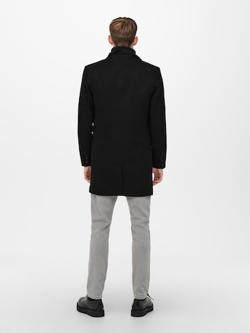 Coupe regular Manteau mi-saison 'Julian King' Only & Sons en noir