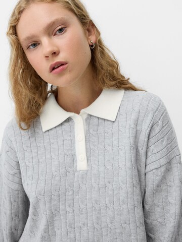 Pull-over Bershka en gris