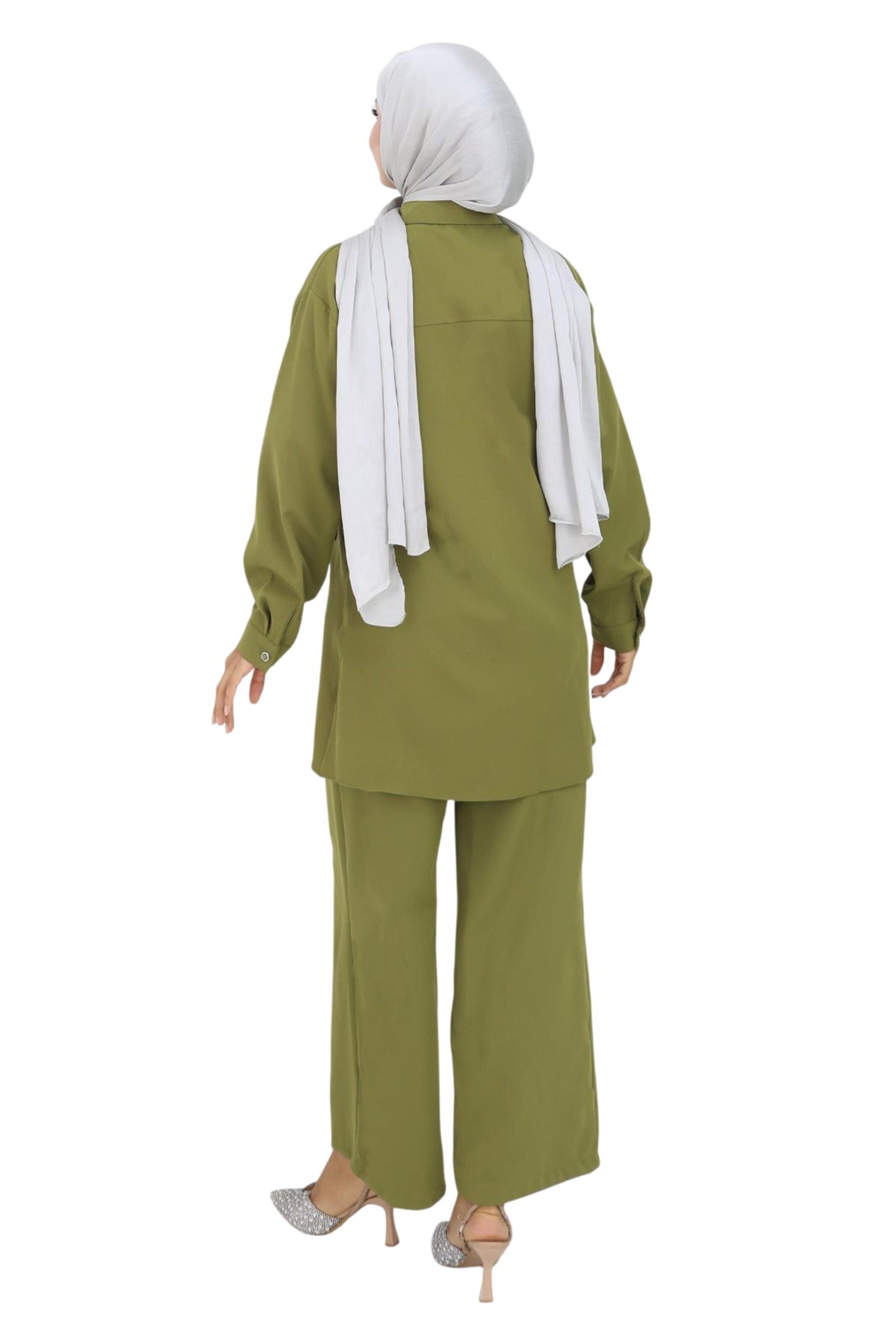 Pantalons de tailleur MODAMIHRAM en vert