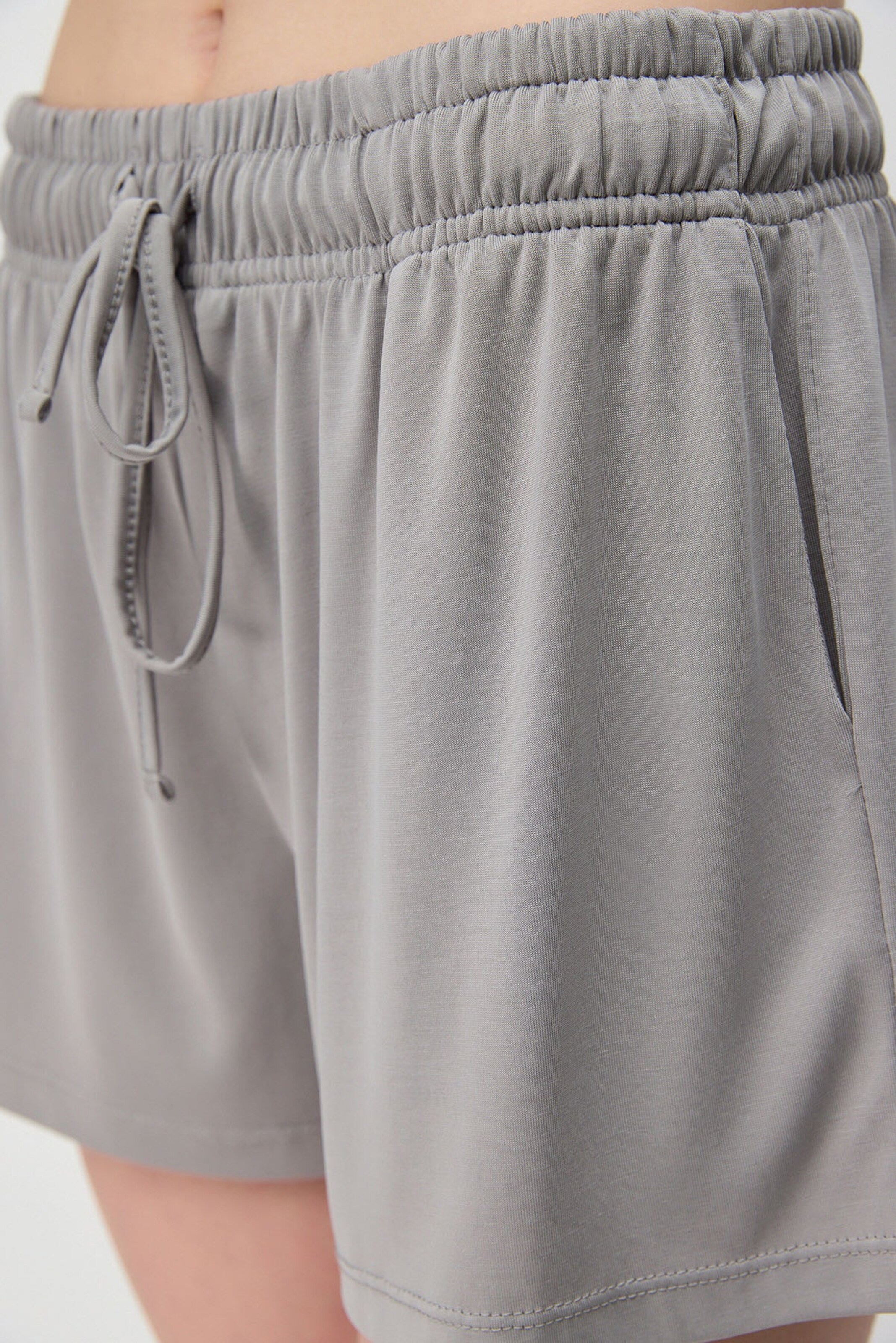 No Matter What Regular Shorts in Grau