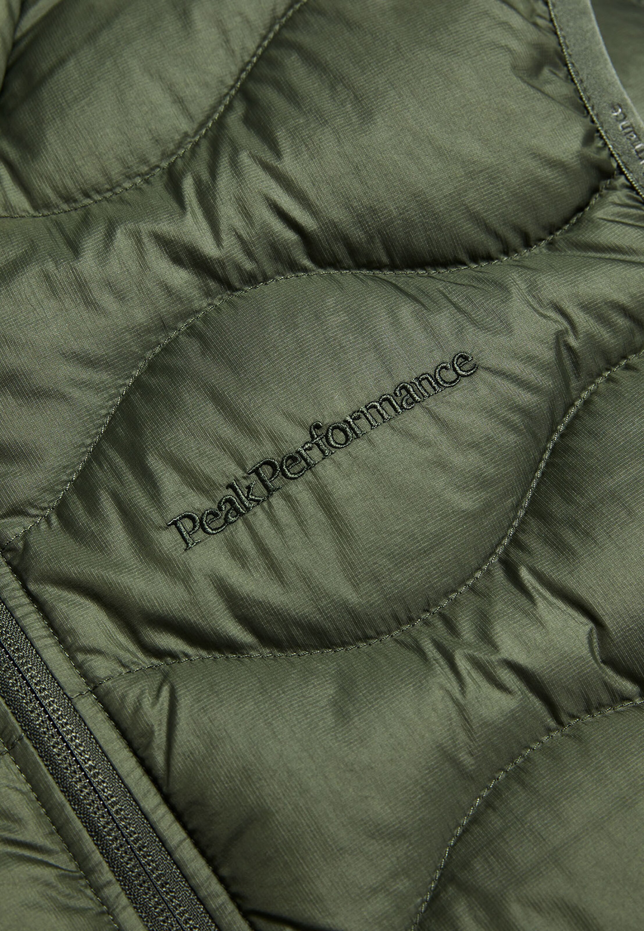 PEAK PERFORMANCE Daunenweste in Grün