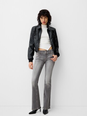Bershka Boot cut Jeans in Grey: front