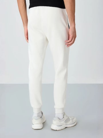 regular Pantaloni sportivi di Tommy Life in bianco