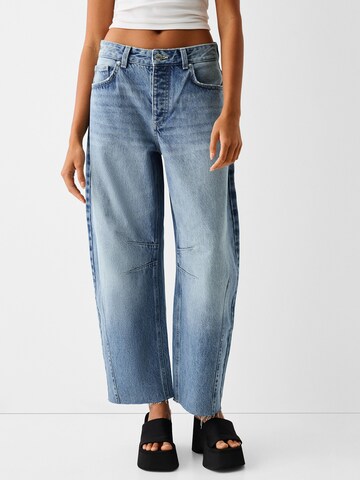 Bershka Loosefit Jeans in Blauw