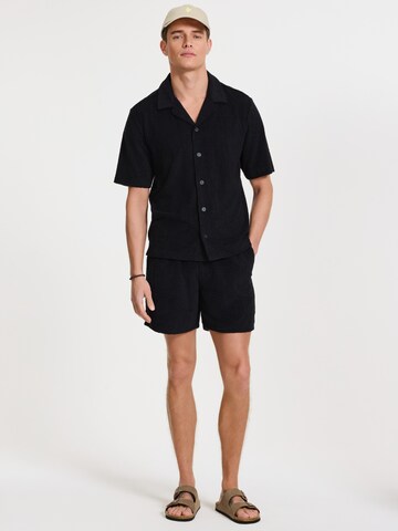 Shiwi Regular fit Риза 'Ted' в черно
