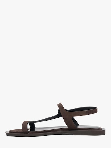 Estro - Sandalias con hebilla '11-10' en marrón