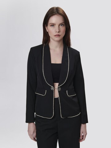 Influencer Blazer in Black: front