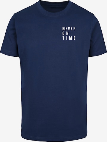 Merchcode Shirt 'Never On Time' in Blauw: voorkant