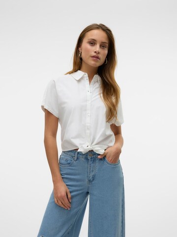 VERO MODA Halenka 'VMFANNI' – bílá: přední strana