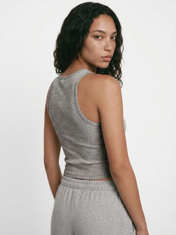Top 'Felicia' di HYPEDROP in grigio