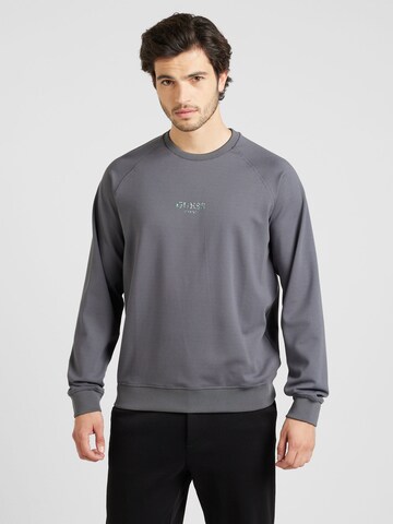 GUESS Sweatshirt in Grey: front