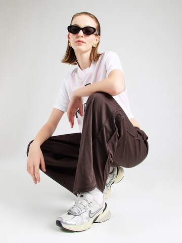 Nike Sportswear Широка кройка Панталон в кафяво