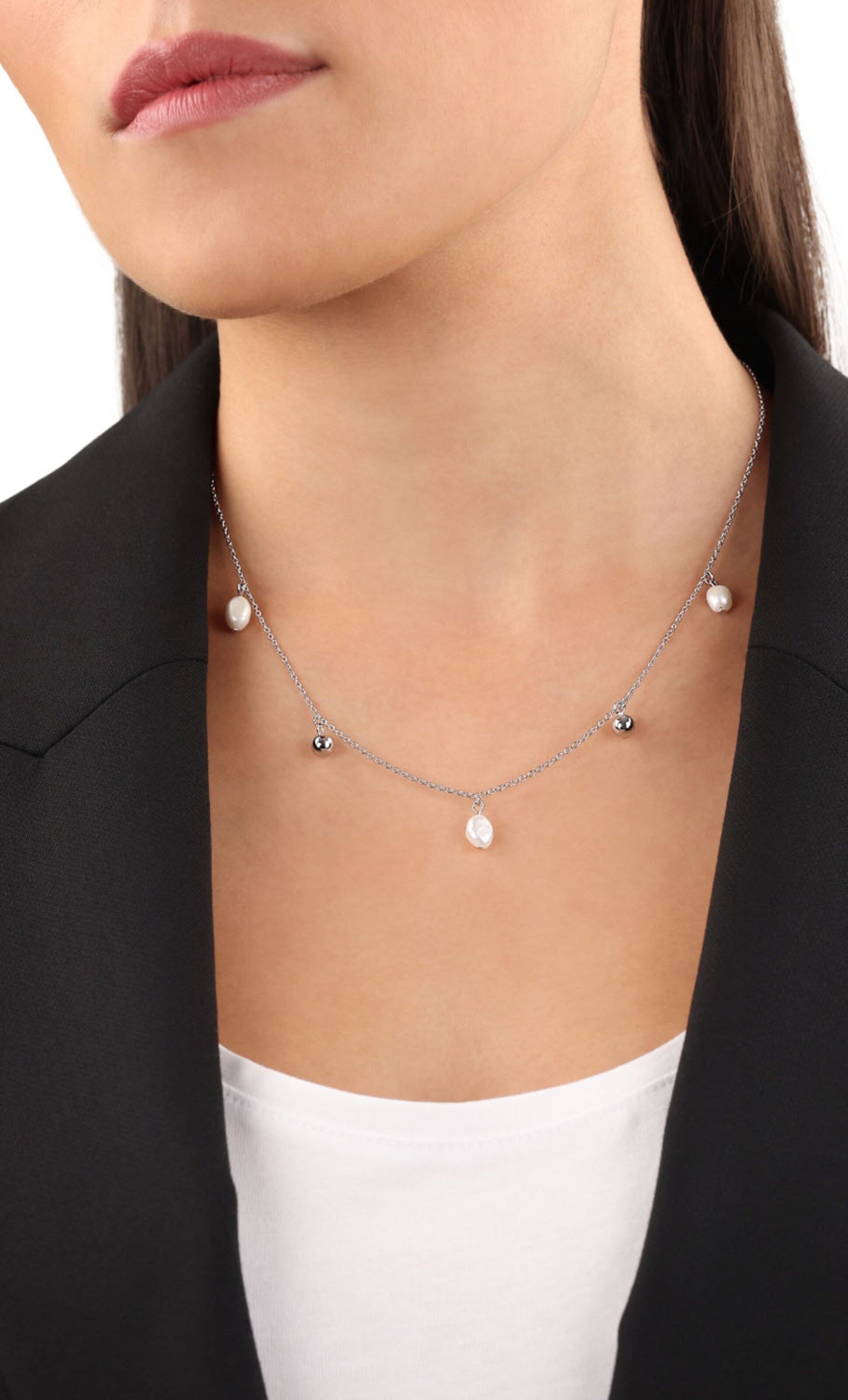 s.Oliver Necklace in Silver: front