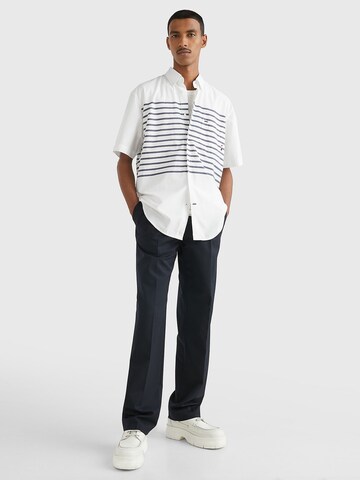 TOMMY HILFIGER Comfort Fit Skjorte 'Breton' i hvit