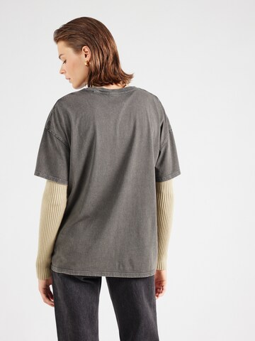 QS T-Shirt in Grau