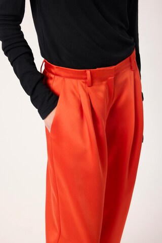 Wide Leg Pantalon 'SLLiva' SOAKED IN LUXURY en rouge