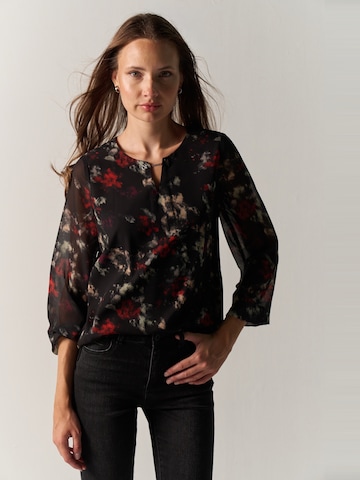 Camicia da donna di KOROSHI in nero: frontale