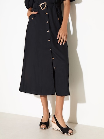 Friends Like These Sandals in Black