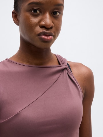 NIKE Top sportowy 'ONE' w kolorze czarny