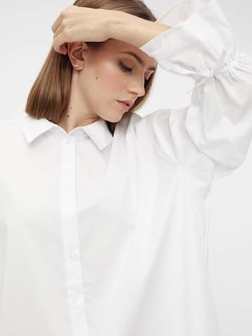 PIECES Blouse 'Essi' in White