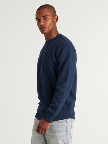 CHASIN' Sweatshirt 'Toby' in Blauw