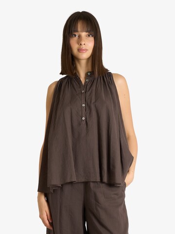 ViCOLO - Blusa em castanho: frente