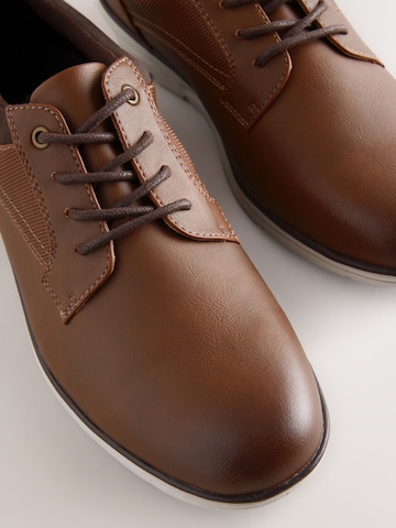 Chaussure à lacets Next en marron