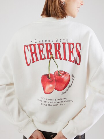 ONLY Sweatshirt in Weiß