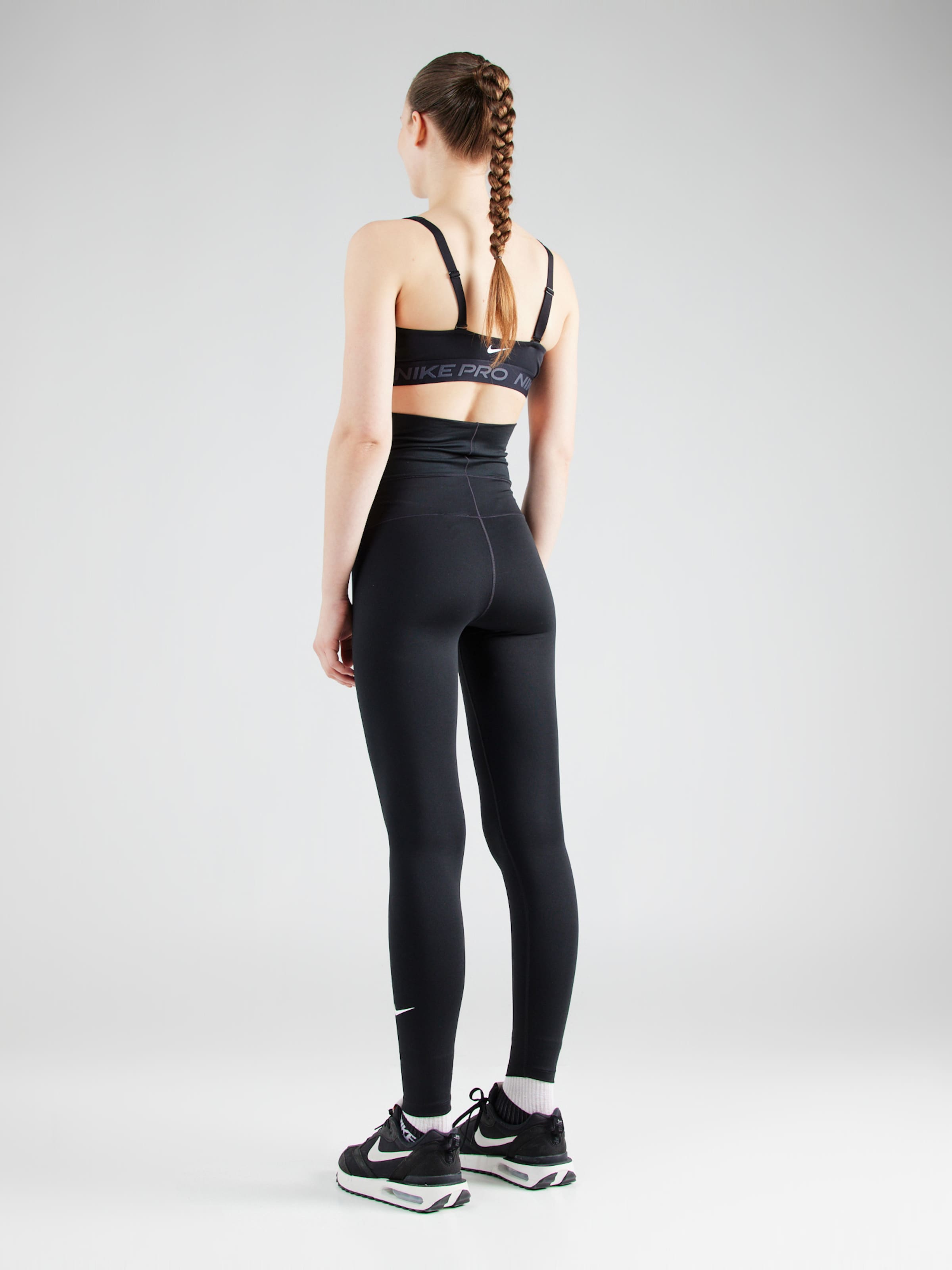 Roupa desportiva best sale feminina