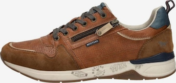 Baskets basses 'Sneakers Laag' MUSTANG en marron : devant