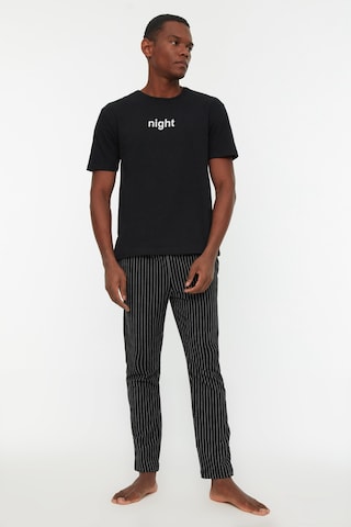 Trendyol - Pijama largo en negro: frente