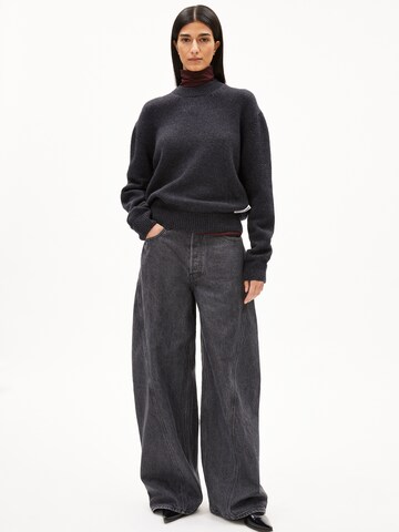 Pull-over ARMEDANGELS en gris