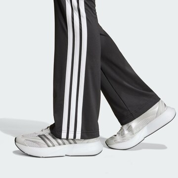 évasé Pantalon de sport 'Train Essentials' ADIDAS SPORTSWEAR en noir