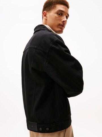 TOMMY HILFIGER Jacke in Schwarz