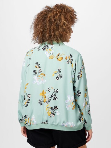 Veste mi-saison 'Maja' ABOUT YOU Curvy en vert