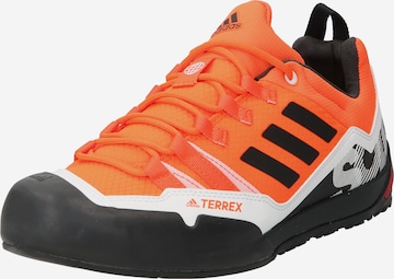 ADIDAS TERREX - Zapatos bajos 'Swift Solo Approach' en naranja: frente