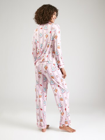 Chelsea Peers - Pijama en rosa