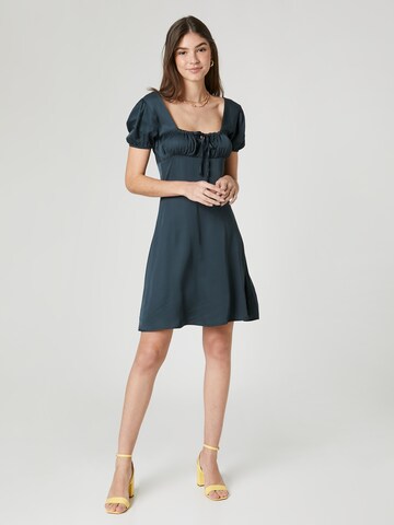 Robe 'Macaroon' florence by mills exclusive for ABOUT YOU en bleu : devant