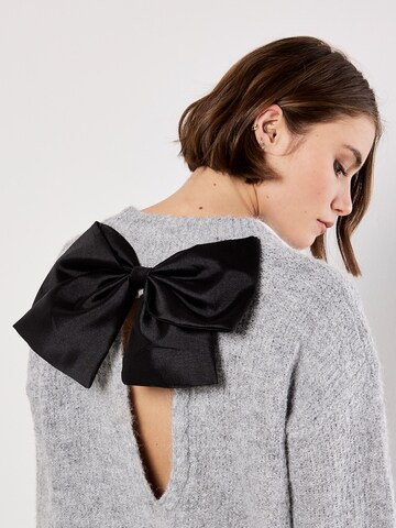 Apricot Sweater ' ' in Grey