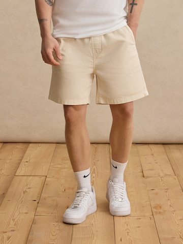 DAN FOX APPAREL - regular Pantalón 'Vitus' en blanco: frente