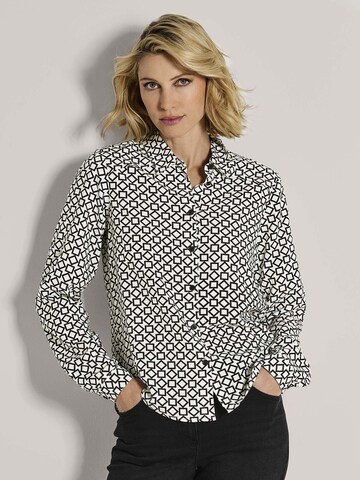 MADELEINE Bluse in Schwarz: Vorderseite