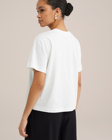 T-shirt oversize WE Fashion en blanc