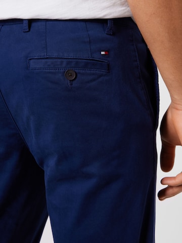 Regular Pantaloni eleganți 'DENTON' de la TOMMY HILFIGER pe albastru