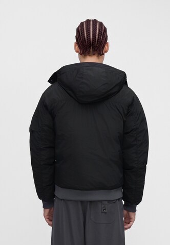 Veste mi-saison 'Ma-1' ALPHA INDUSTRIES en noir