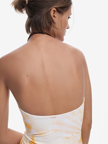 Bandeau Costum de baie întreg de la Desigual pe alb