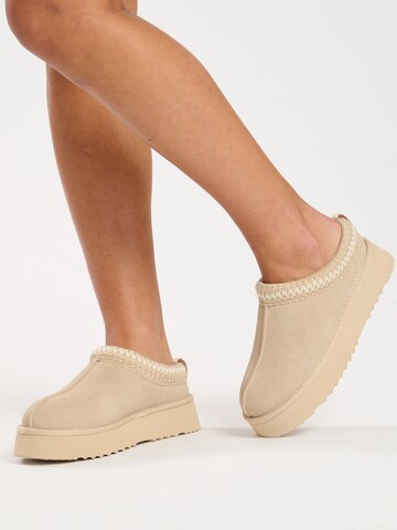 Loungeable Slippers in Beige