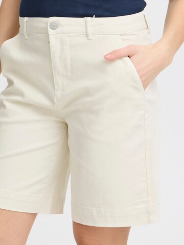 Regular Pantalon chino Fransa en blanc