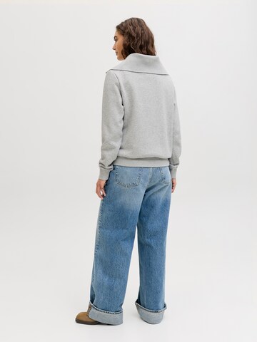 JJXX Jopa na zadrgo 'JXSTUDIO VESTERBRO' | siva barva