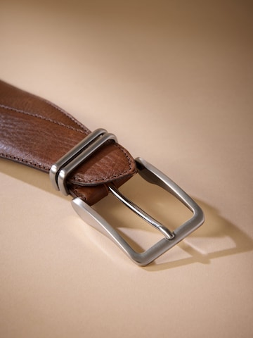 Next Vyö värissä ruskea