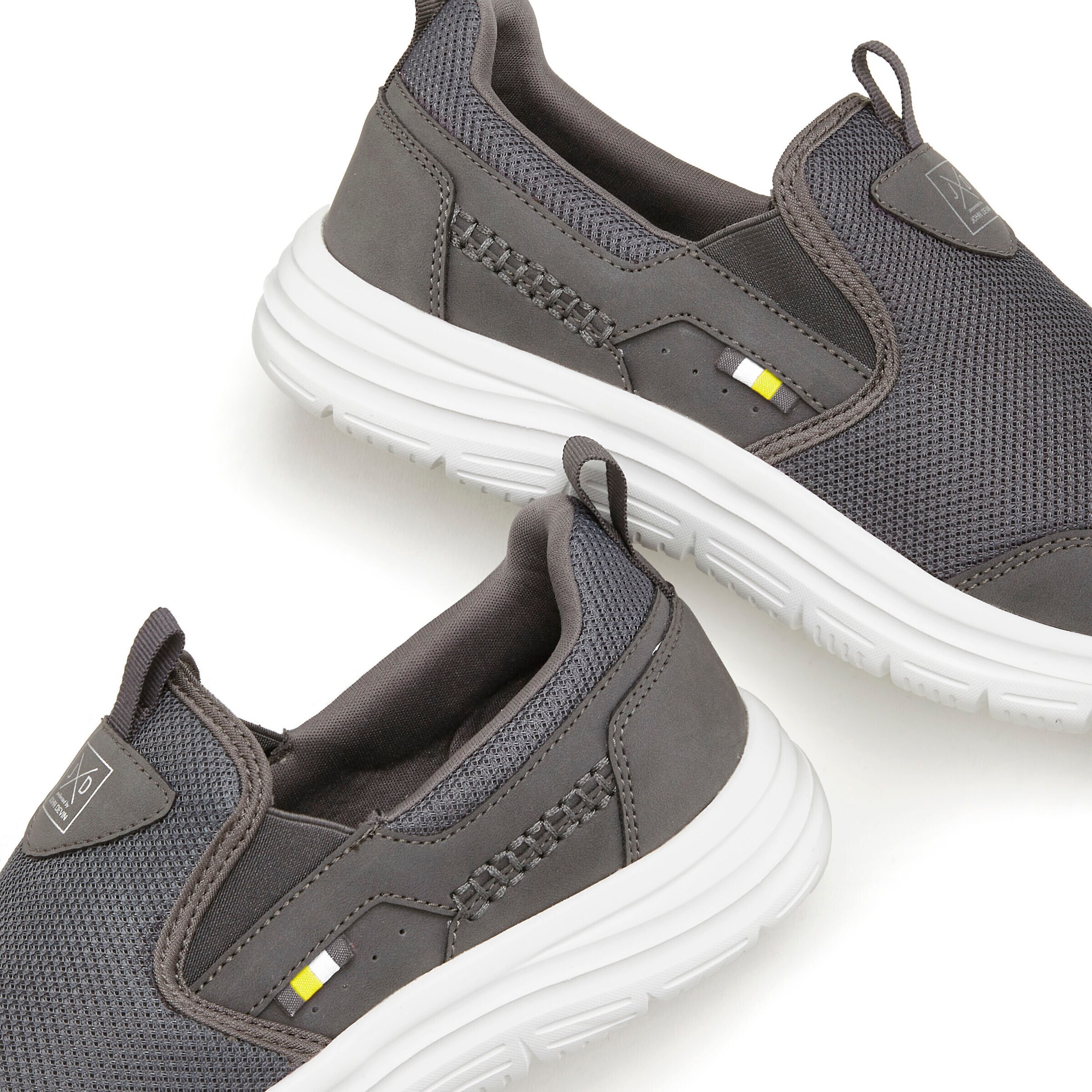 JOHN DEVIN Slip-Ons in Grey